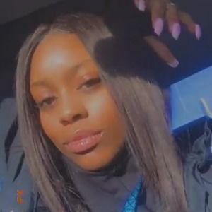 Meet your Posher, Dominique